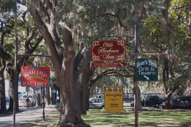 an entrance to water street shoping and restaurants